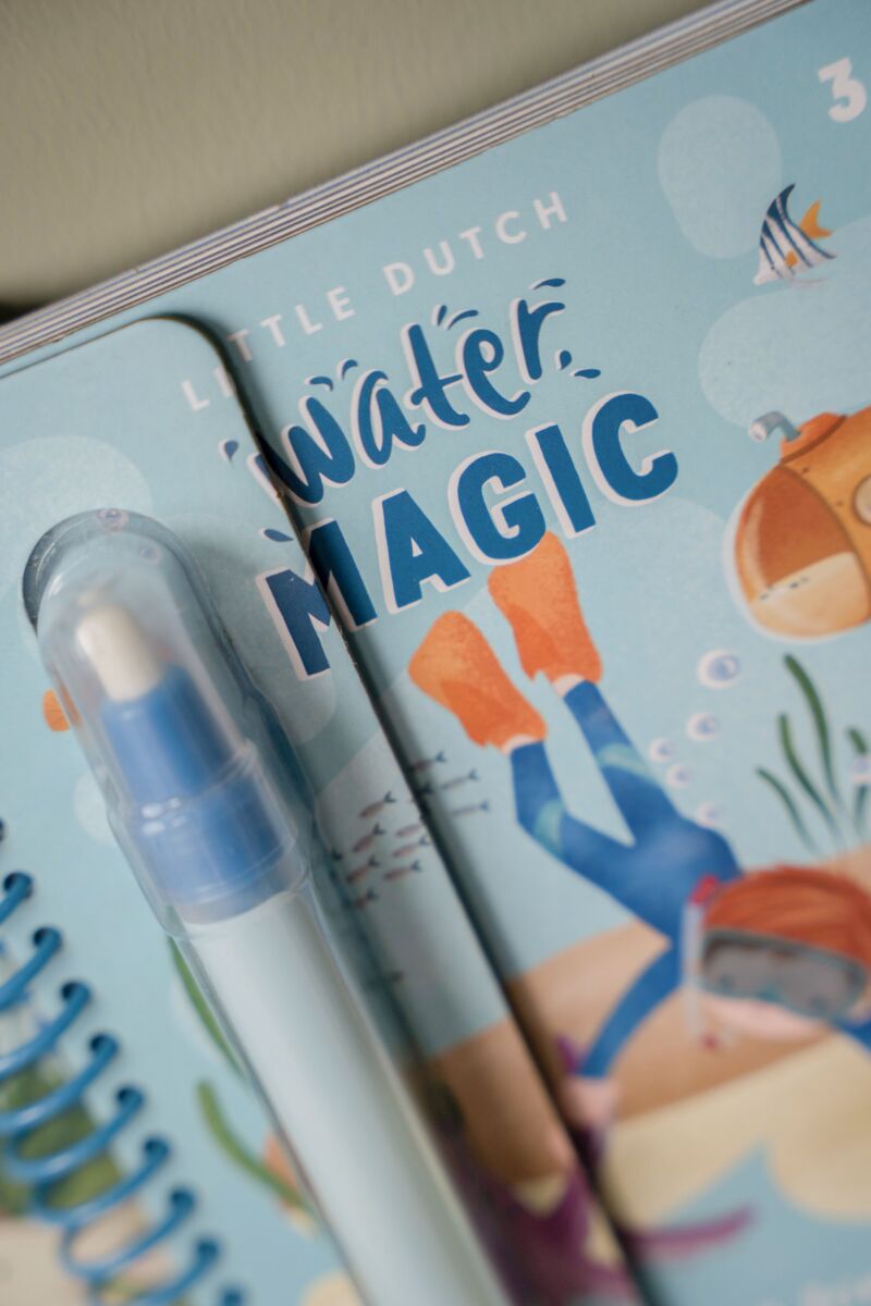 Little Dutch Watercolor book - maalaa vedellä - puuhakirja